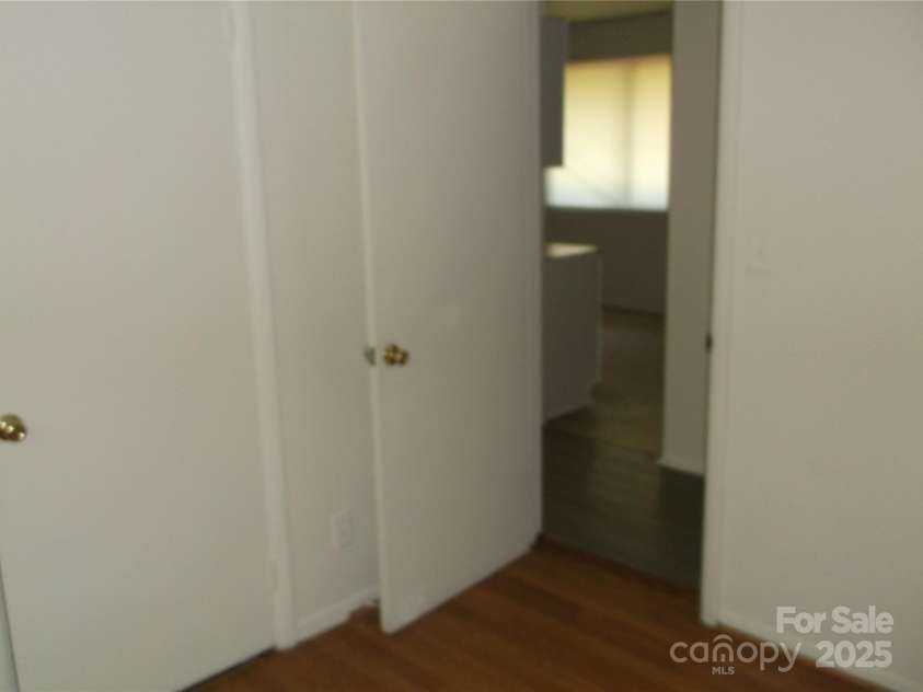 2516 Abelwood Road, Charlotte, NC 28216.  MLS# CAR4286733, YatesRealty ID 28844. 