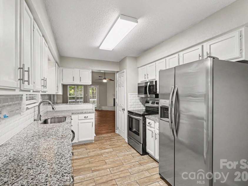 9001 Louvaine Drive, Charlotte, NC 28227.  MLS# CAR4386484, YatesRealty ID 28844. 