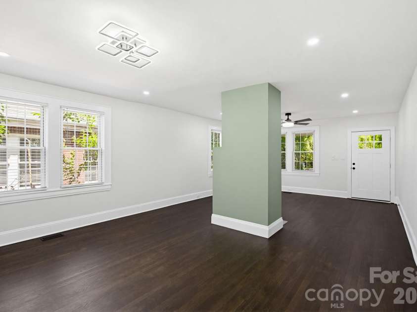 2232 Wilmore Drive, Charlotte, NC 28203.  MLS# CAR4388385, YatesRealty ID 28845. 