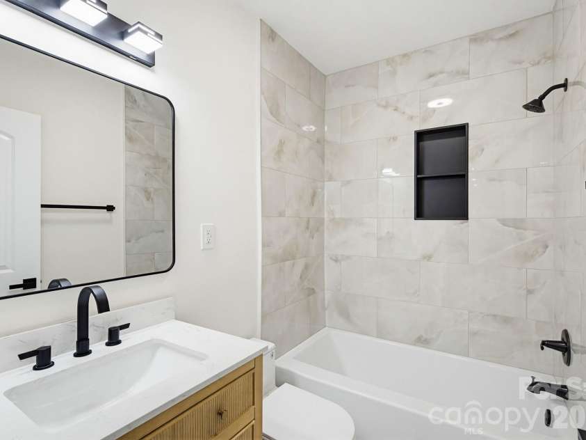 2232 Wilmore Drive, Charlotte, NC 28203.  MLS# CAR4388385, YatesRealty ID 28845. 