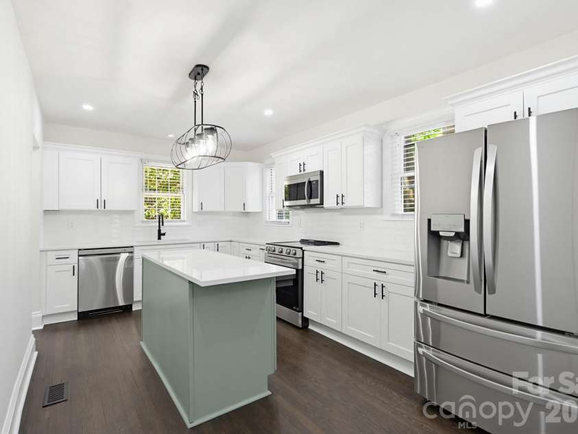 2232 Wilmore Drive, Charlotte, NC 28203.  MLS# CAR4388385, YatesRealty ID 28845. 