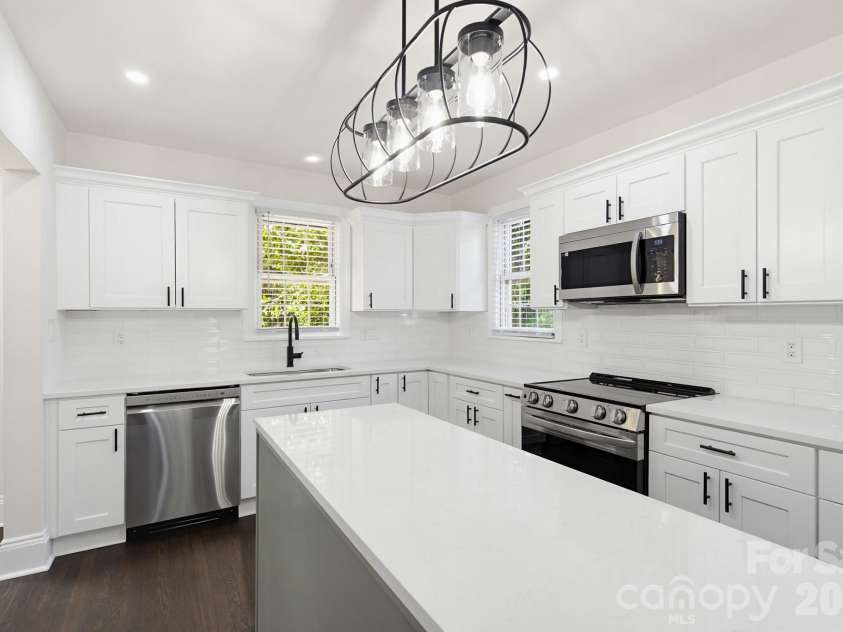 2232 Wilmore Drive, Charlotte, NC 28203.  MLS# CAR4388385, YatesRealty ID 28845. 