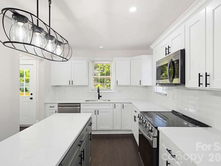 2232 Wilmore Drive, Charlotte, NC 28203.  MLS# CAR4388385, YatesRealty ID 28845. 