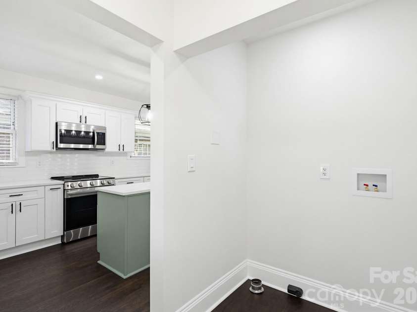 2232 Wilmore Drive, Charlotte, NC 28203.  MLS# CAR4388385, YatesRealty ID 28845. 