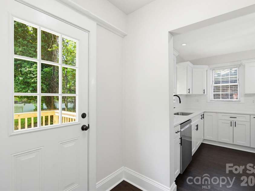 2232 Wilmore Drive, Charlotte, NC 28203.  MLS# CAR4388385, YatesRealty ID 28845. 