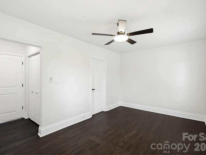 2232 Wilmore Drive, Charlotte, NC 28203.  MLS# CAR4388385, YatesRealty ID 28845. 