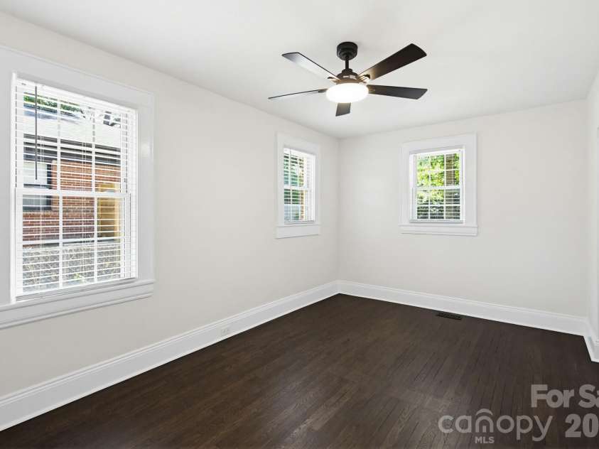 2232 Wilmore Drive, Charlotte, NC 28203.  MLS# CAR4388385, YatesRealty ID 28845. 