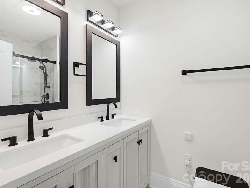 2232 Wilmore Drive, Charlotte, NC 28203.  MLS# CAR4388385, YatesRealty ID 28845. 