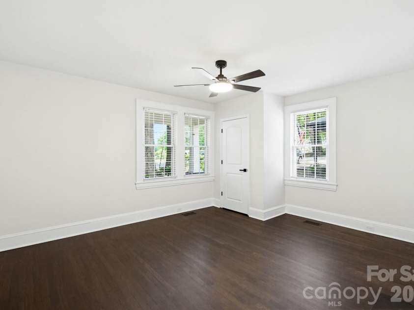 2232 Wilmore Drive, Charlotte, NC 28203.  MLS# CAR4388385, YatesRealty ID 28845. 