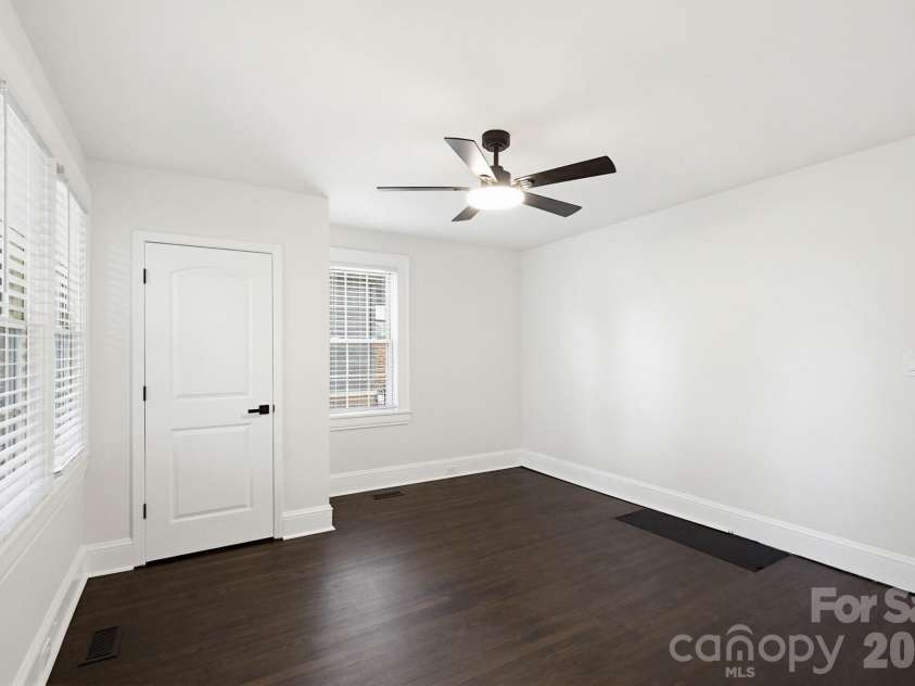 2232 Wilmore Drive, Charlotte, NC 28203.  MLS# CAR4388385, YatesRealty ID 28845. 