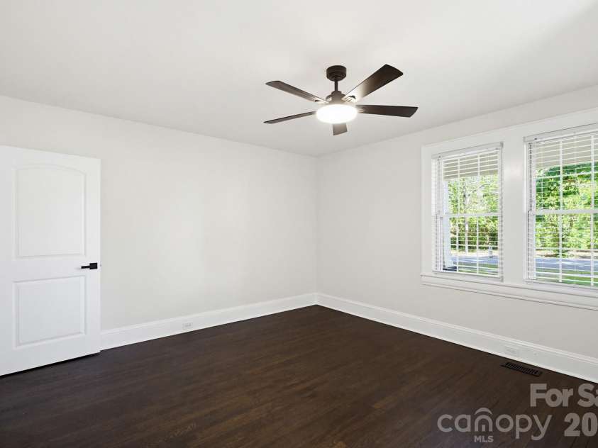 2232 Wilmore Drive, Charlotte, NC 28203.  MLS# CAR4388385, YatesRealty ID 28845. 