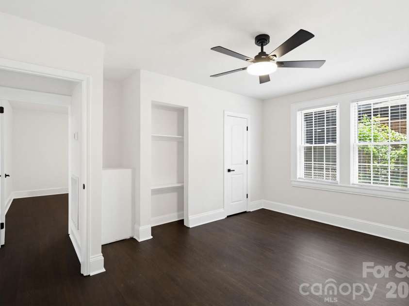 2232 Wilmore Drive, Charlotte, NC 28203.  MLS# CAR4388385, YatesRealty ID 28845. 