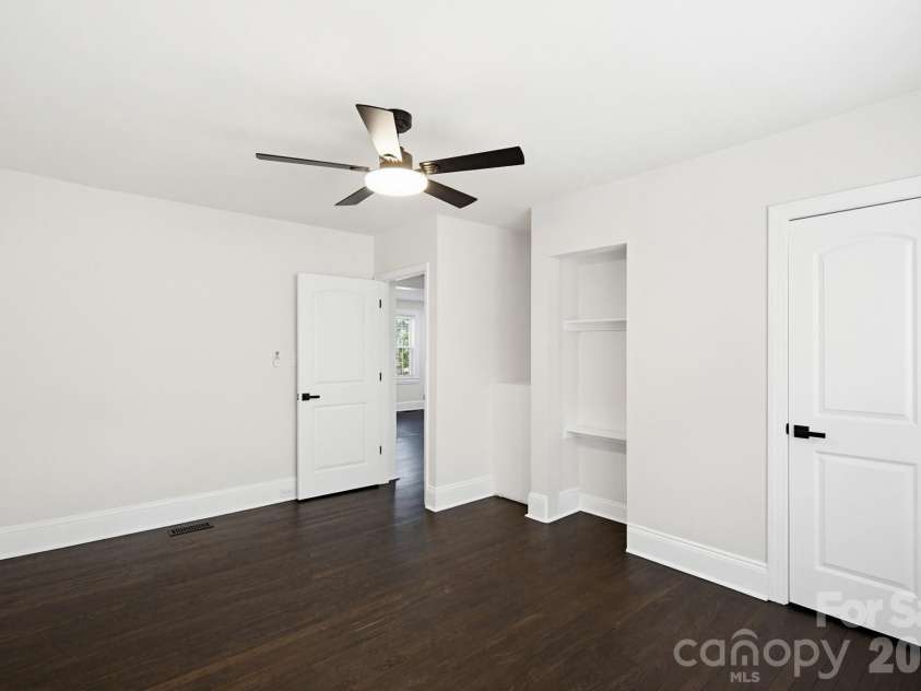 2232 Wilmore Drive, Charlotte, NC 28203.  MLS# CAR4388385, YatesRealty ID 28845. 