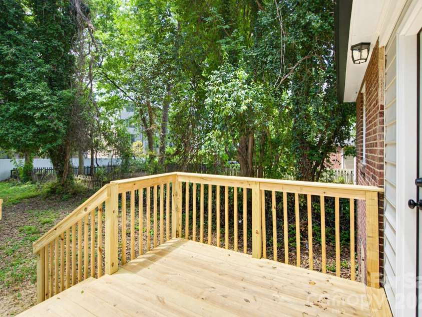 2232 Wilmore Drive, Charlotte, NC 28203.  MLS# CAR4388385, YatesRealty ID 28845. 