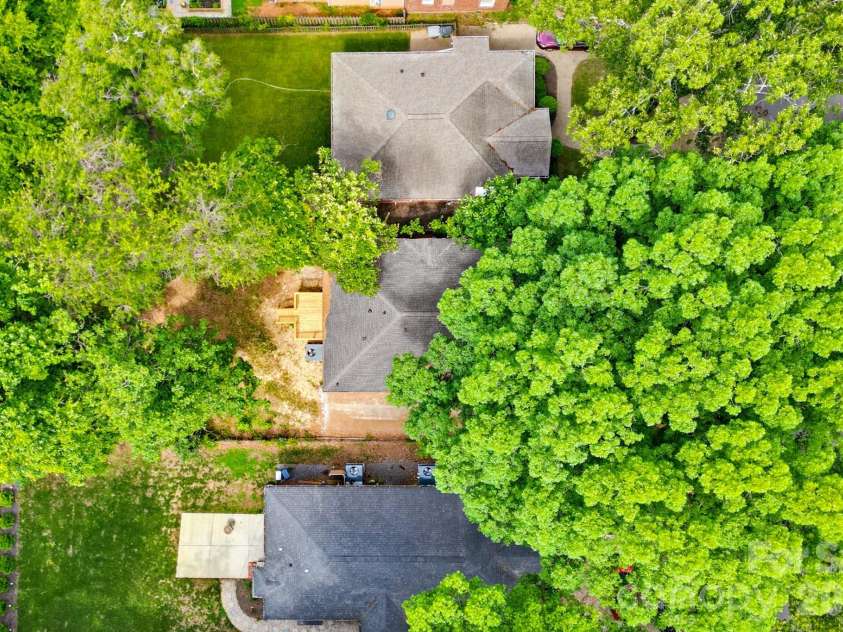 2232 Wilmore Drive, Charlotte, NC 28203.  MLS# CAR4388385, YatesRealty ID 28845. 