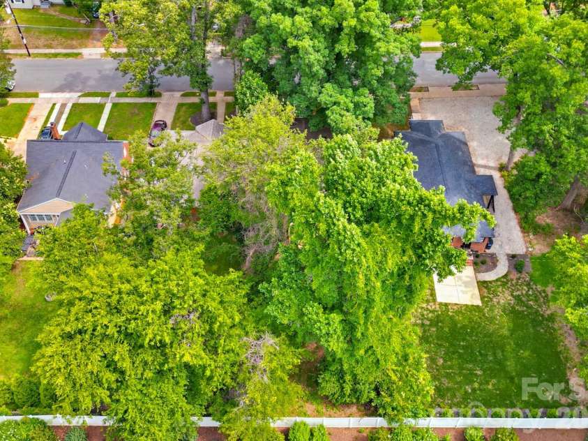 2232 Wilmore Drive, Charlotte, NC 28203.  MLS# CAR4388385, YatesRealty ID 28845. 