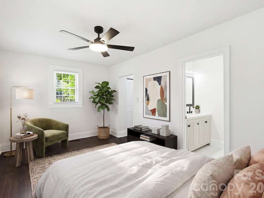 2232 Wilmore Drive, Charlotte, NC 28203.  MLS# CAR4388385, YatesRealty ID 28845. 