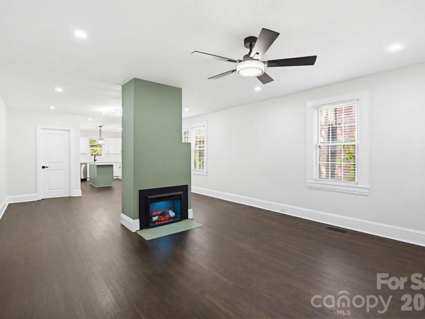2232 Wilmore Drive, Charlotte, NC 28203.  MLS# CAR4388385, YatesRealty ID 28845. 
