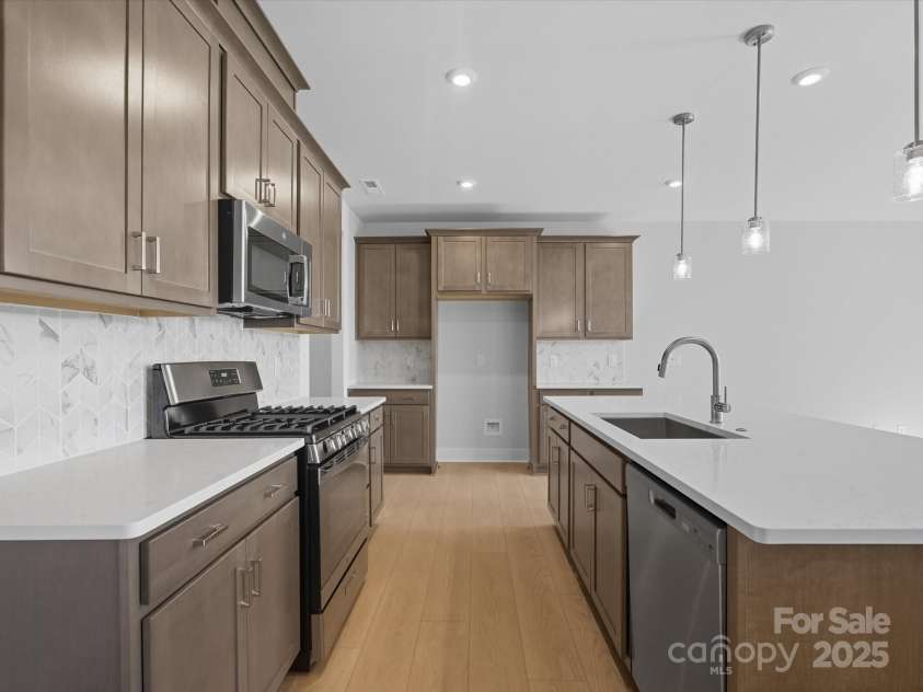 323 Ardmore Drive, Belmont, NC 28012.  MLS# CAR4319122, YatesRealty ID 28845. GE Stainless Appliance Package Makes Cooking a Dream.