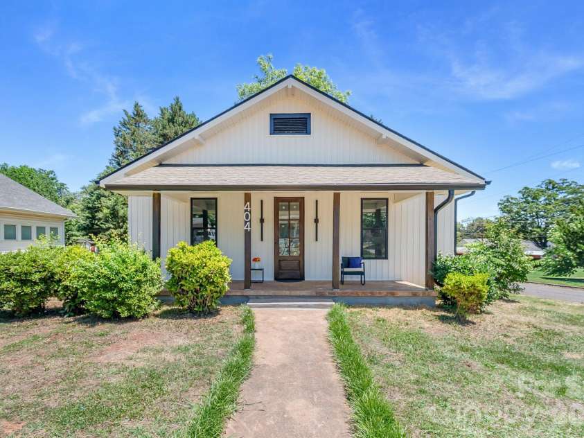 404 Community Street, Rock Hill, SC 29730.  MLS# CAR4381452, YatesRealty ID 28846. 