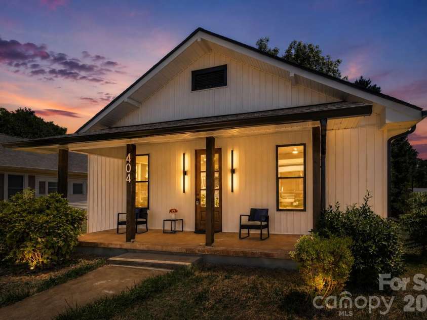 404 Community Street, Rock Hill, SC 29730.  MLS# CAR4381452, YatesRealty ID 28846. 