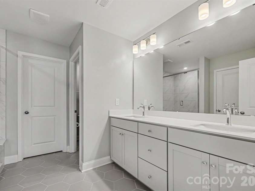 642 Amberjack Place, York, SC 29745.  MLS# CAR4390325, YatesRealty ID 28848. 