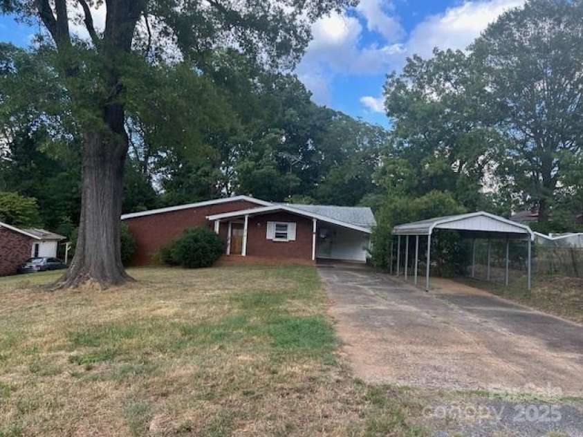 697 Branton Drive, Shelby, NC 28152.  MLS# CAR4285501, YatesRealty ID 28848. 