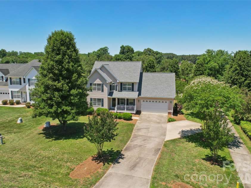 246 Maple Ridge Circle, Salisbury, NC 28147.  MLS# CAR4390588, YatesRealty ID 28849. 