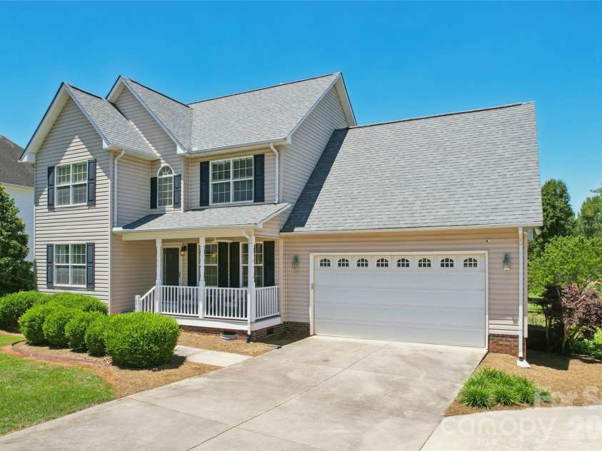 246 Maple Ridge Circle, Salisbury, NC 28147.  MLS# CAR4390588, YatesRealty ID 28849. 