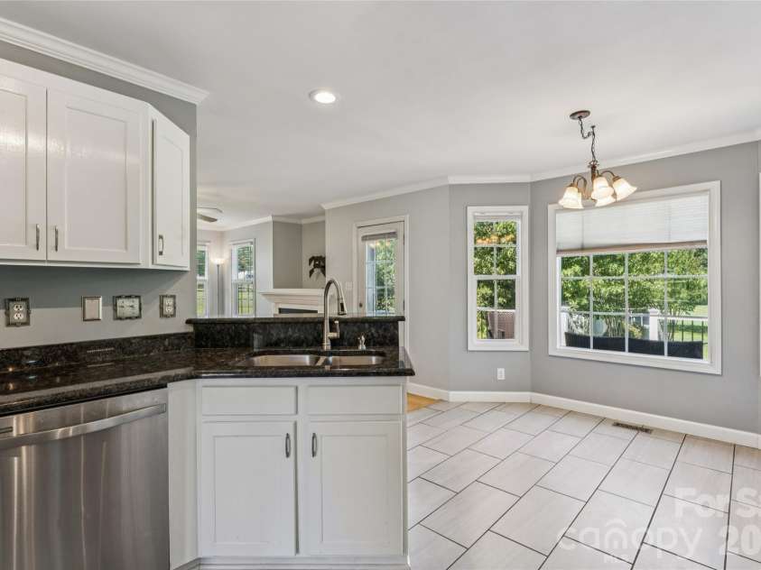 246 Maple Ridge Circle, Salisbury, NC 28147.  MLS# CAR4390588, YatesRealty ID 28849. 