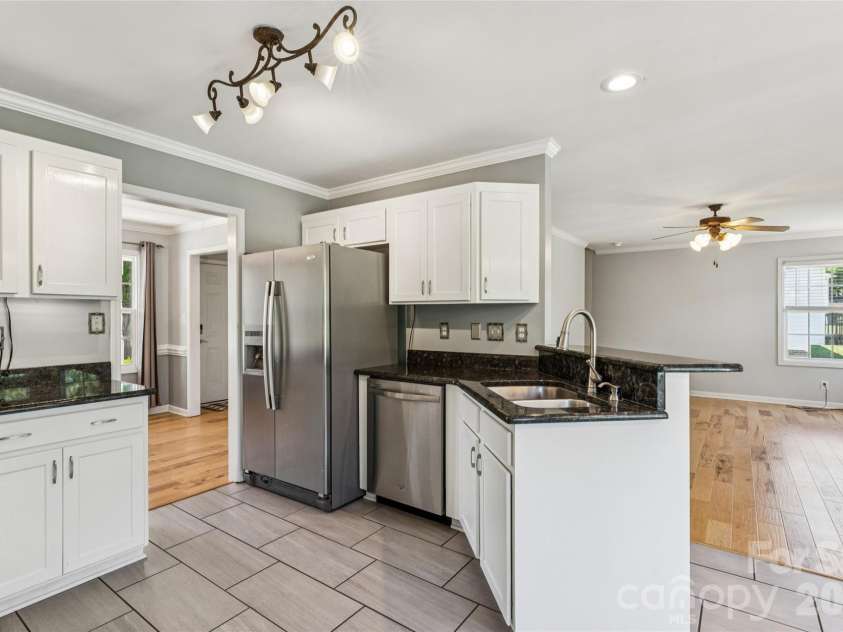 246 Maple Ridge Circle, Salisbury, NC 28147.  MLS# CAR4390588, YatesRealty ID 28849. 