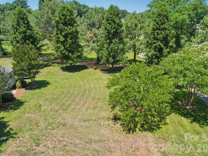 246 Maple Ridge Circle, Salisbury, NC 28147.  MLS# CAR4390588, YatesRealty ID 28849. 