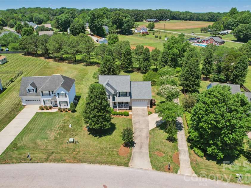 246 Maple Ridge Circle, Salisbury, NC 28147.  MLS# CAR4390588, YatesRealty ID 28849. 