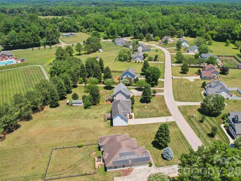 246 Maple Ridge Circle, Salisbury, NC 28147.  MLS# CAR4390588, YatesRealty ID 28849. 
