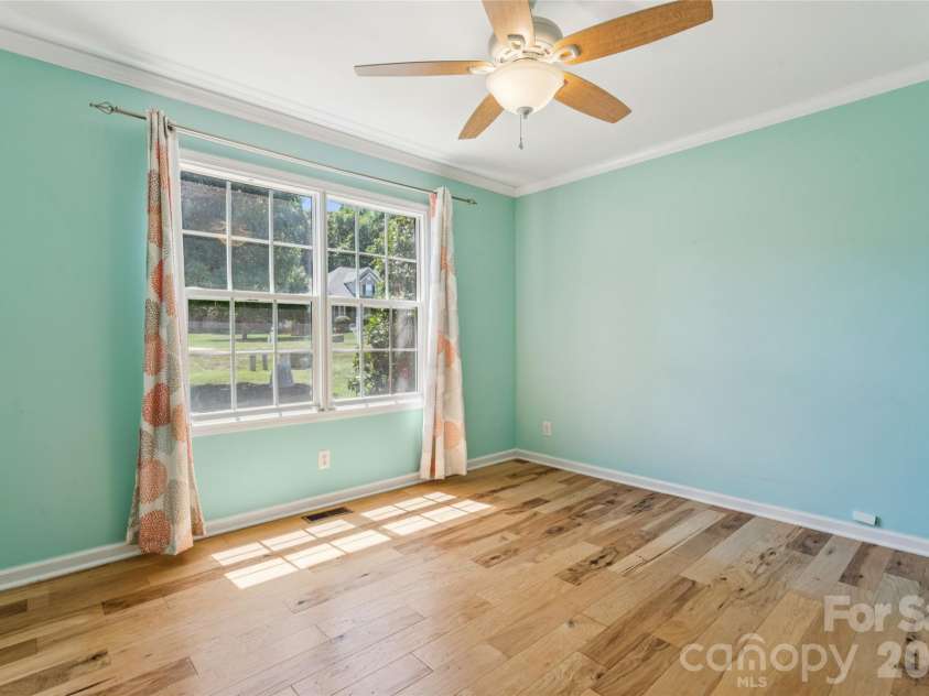 246 Maple Ridge Circle, Salisbury, NC 28147.  MLS# CAR4390588, YatesRealty ID 28849. Main floor flex room