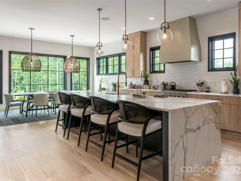 320 Flowering Vine Court, Asheville, NC 28803.  MLS# CAR4282036, YatesRealty ID 28849. 