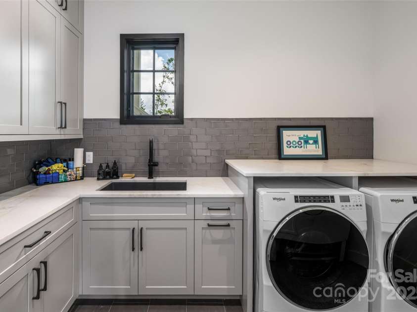 320 Flowering Vine Court, Asheville, NC 28803.  MLS# CAR4282036, YatesRealty ID 28849. 