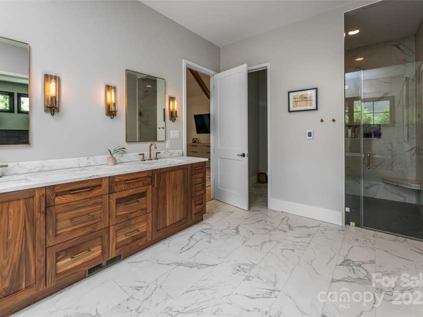 320 Flowering Vine Court, Asheville, NC 28803.  MLS# CAR4282036, YatesRealty ID 28849. 