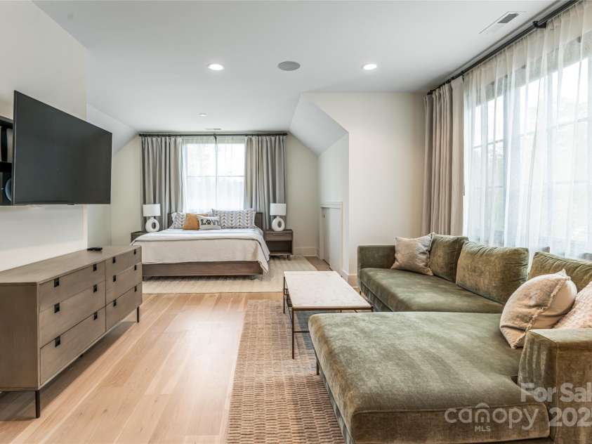 320 Flowering Vine Court, Asheville, NC 28803.  MLS# CAR4282036, YatesRealty ID 28849. 