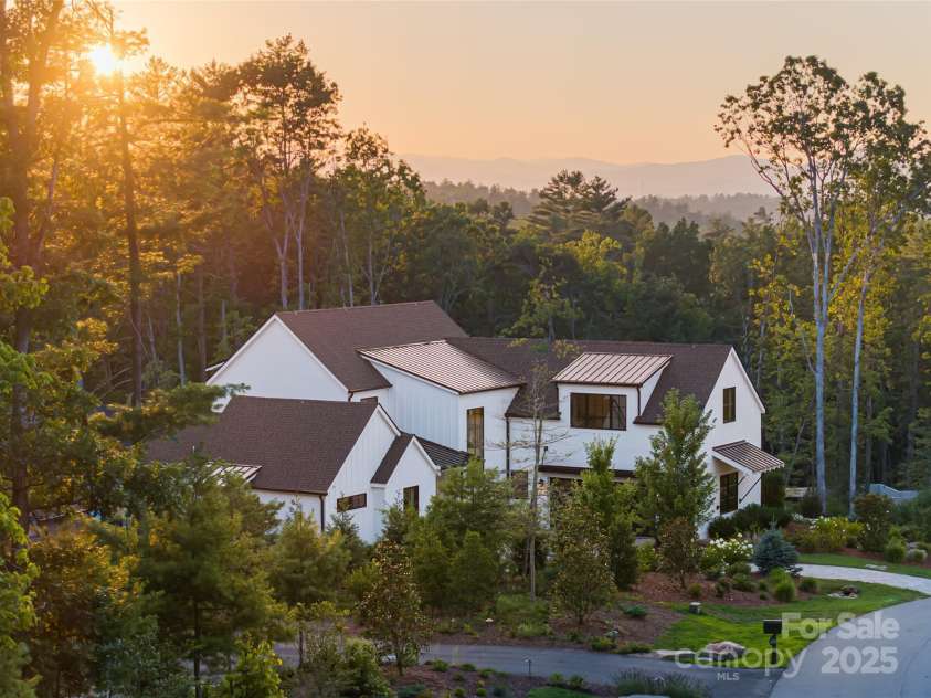 320 Flowering Vine Court, Asheville, NC 28803.  MLS# CAR4282036, YatesRealty ID 28849. 