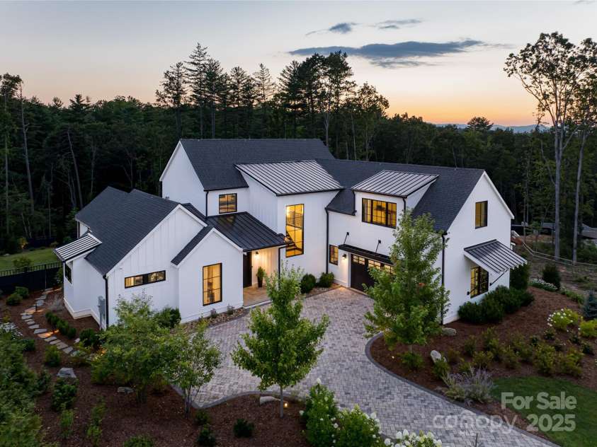 320 Flowering Vine Court, Asheville, NC 28803.  MLS# CAR4282036, YatesRealty ID 28849. 