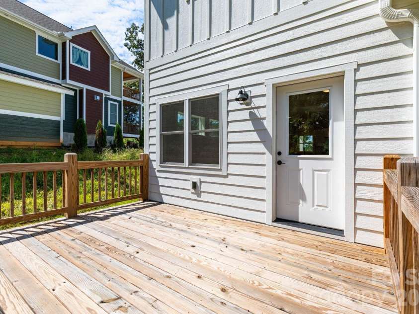33 Loblolly Lane, Asheville, NC 28803.  MLS# CAR4228799, YatesRealty ID 2885. Back Deck