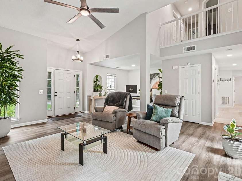 6752 Allness Glen Lane, Charlotte, NC 28269.  MLS# CAR4376482, YatesRealty ID 28852. 