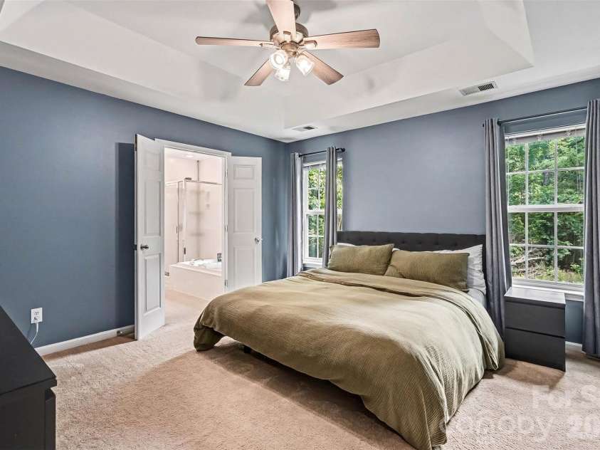 6752 Allness Glen Lane, Charlotte, NC 28269.  MLS# CAR4376482, YatesRealty ID 28852. 