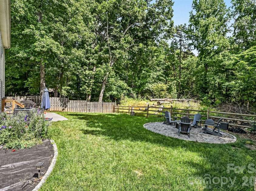 6752 Allness Glen Lane, Charlotte, NC 28269.  MLS# CAR4376482, YatesRealty ID 28852. 