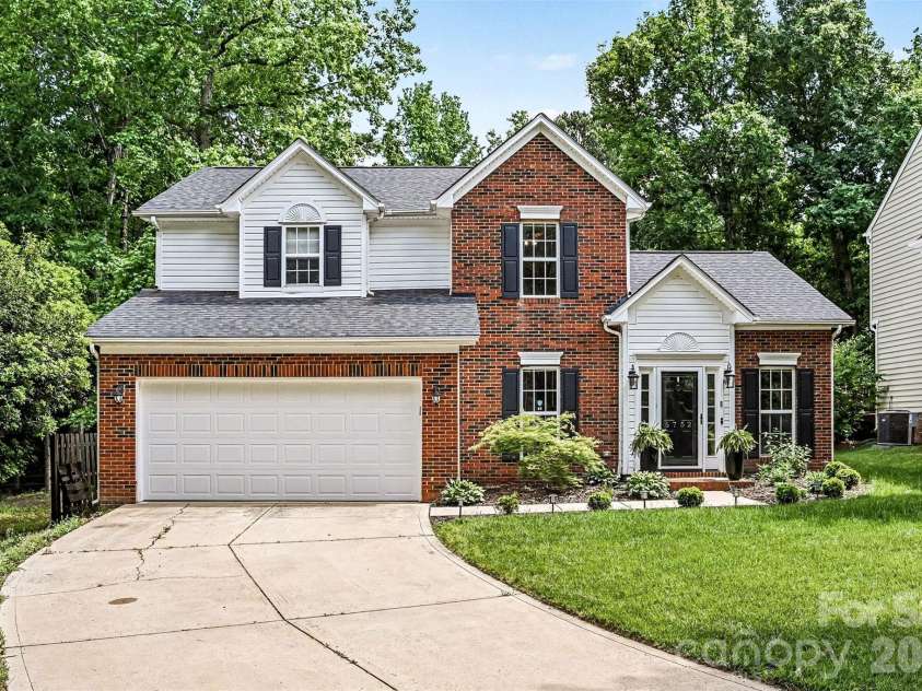 6752 Allness Glen Lane, Charlotte, NC 28269.  MLS# CAR4376482, YatesRealty ID 28852. 