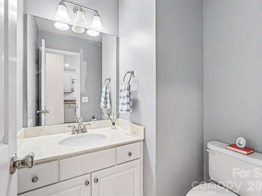 6752 Allness Glen Lane, Charlotte, NC 28269.  MLS# CAR4376482, YatesRealty ID 28852. 