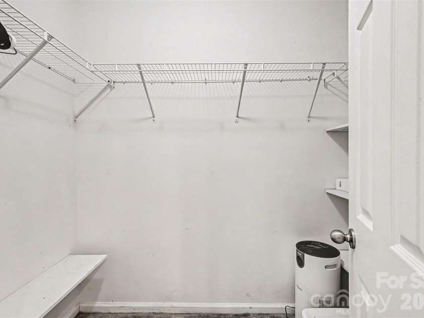 6752 Allness Glen Lane, Charlotte, NC 28269.  MLS# CAR4376482, YatesRealty ID 28852. 
