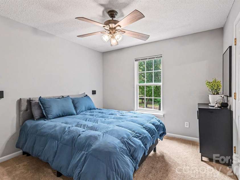 6752 Allness Glen Lane, Charlotte, NC 28269.  MLS# CAR4376482, YatesRealty ID 28852. 