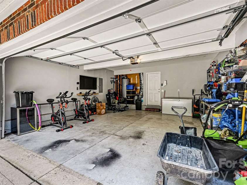6752 Allness Glen Lane, Charlotte, NC 28269.  MLS# CAR4376482, YatesRealty ID 28852. 